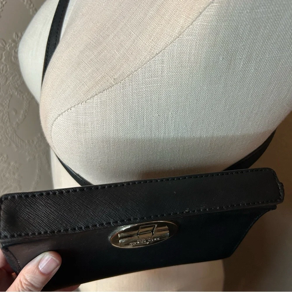 Kate Spade Small Black Newberry Lane Sally Leather Crossbody Brass Hardware Spin
